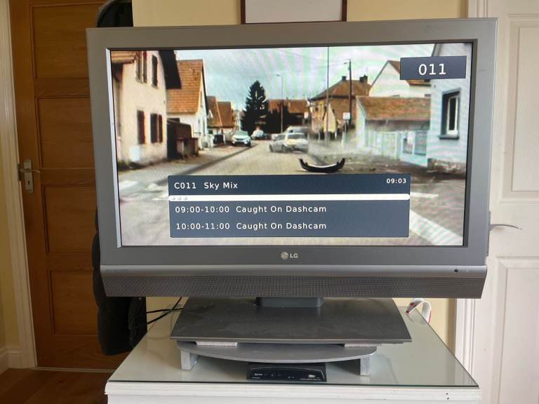 TV 32 inch LG