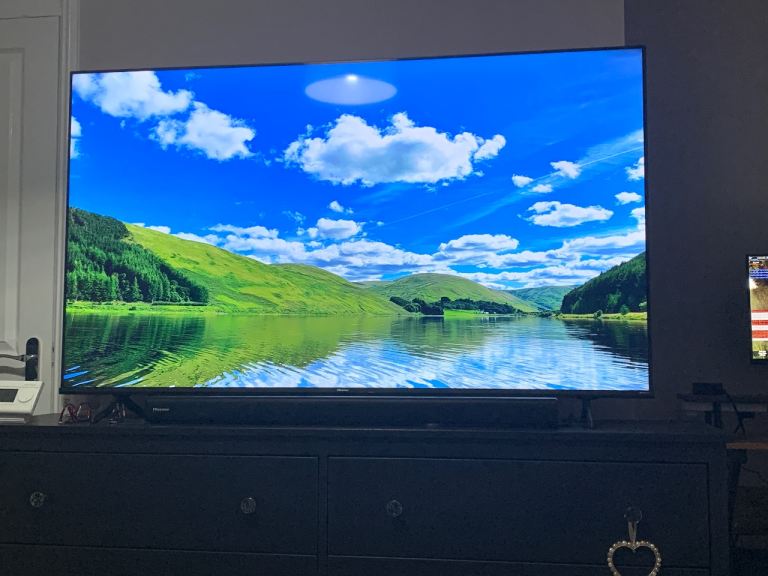 tv 65” smart qled 4k Hisense