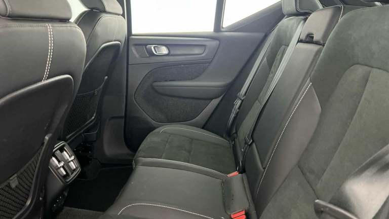 2022 Volvo XC40 Plus, B3 mild hybrid, Petrol, Dark ESTATE Petrol/Electric Hybrid Automatic