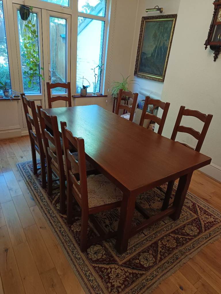 Beautiful Farmhouse Style Large Extending Oak Dining Table with 9 Chairs