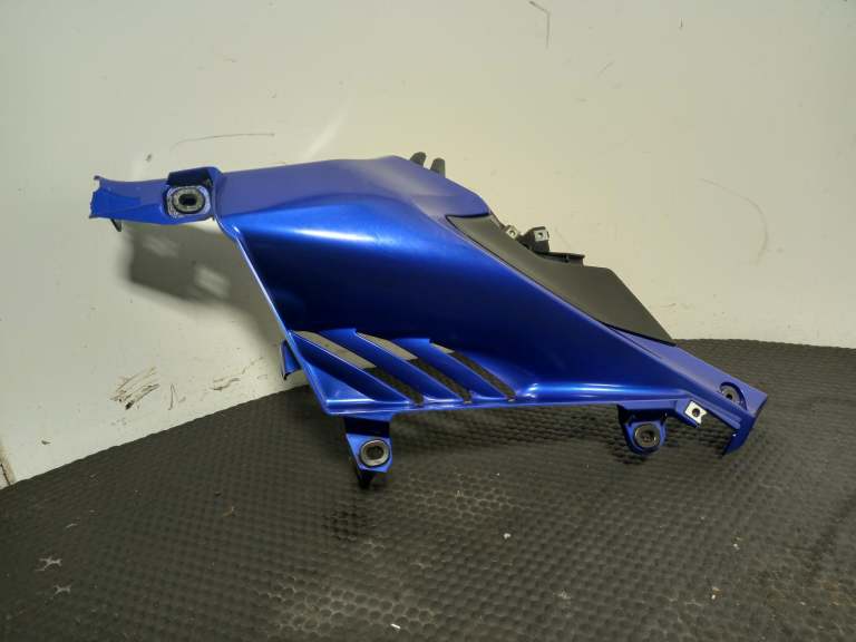 2023 Yamaha Yzf R125 Centre Fairing N/S Lh Bnuf117v00po