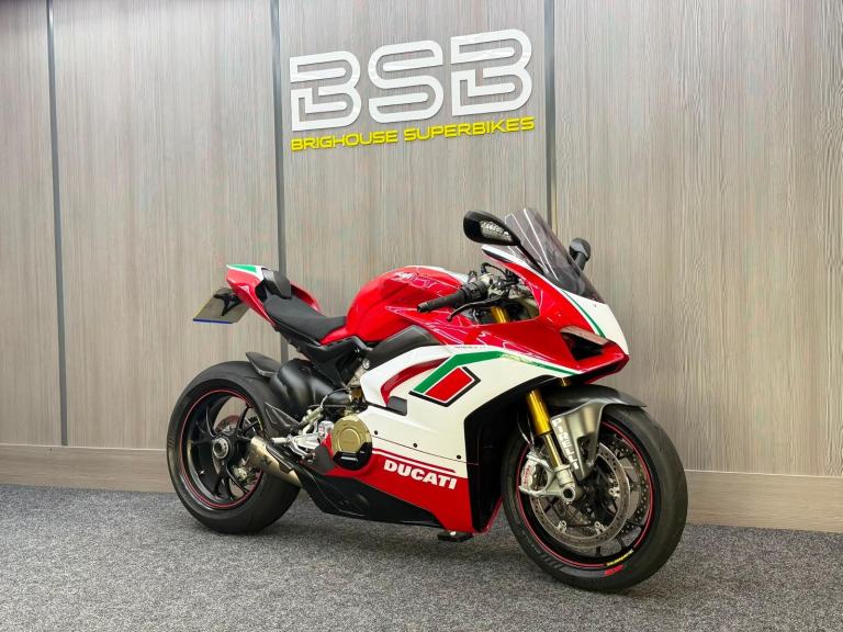 2018 18 Ducati Panigale V4S 1100 S Euro 4 ABS - AKRAPOVIC EXHAUST - ++EXTRAS