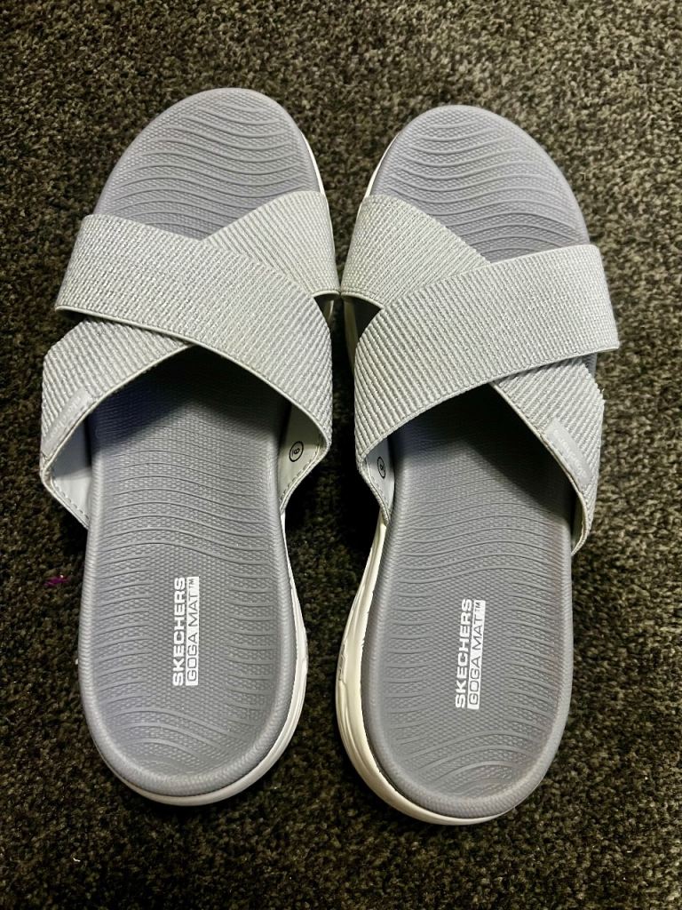 Skechers GoGa Mat - silver grey  Size 6 Ladies Sandals - GEN 5 worn once