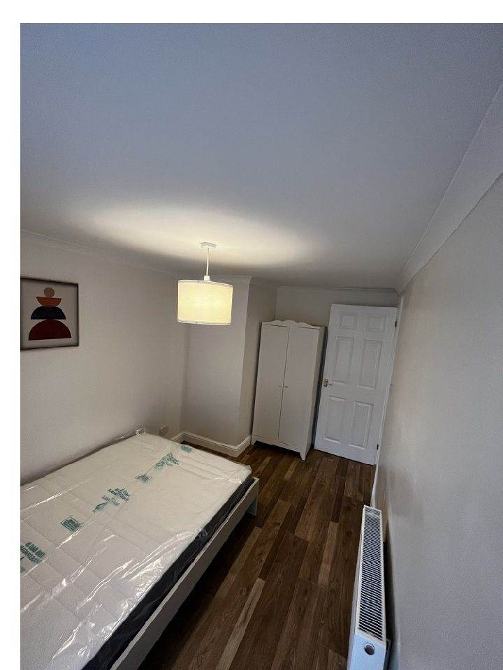 Fully Furnished One-Bedroom Flat – Albert Street, Edinburgh