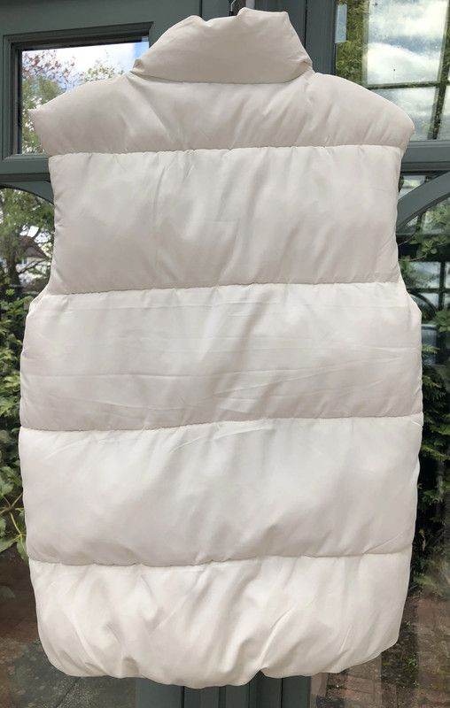 Monki ivory puffer vest XXS UK 4/6 VGC