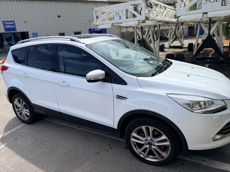 Ford, KUGA, Hatchback, 2015, Semi-Auto, 1997 (cc), 5 doors