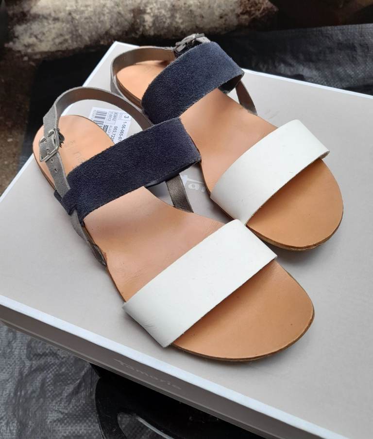 STYLISH LEATHER FLAT SANDALS - vgc,  size 6, Next