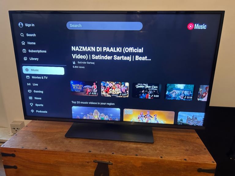 Smart 43 inch Panasonic Tv working very built in apps with remote no charge for delivery 