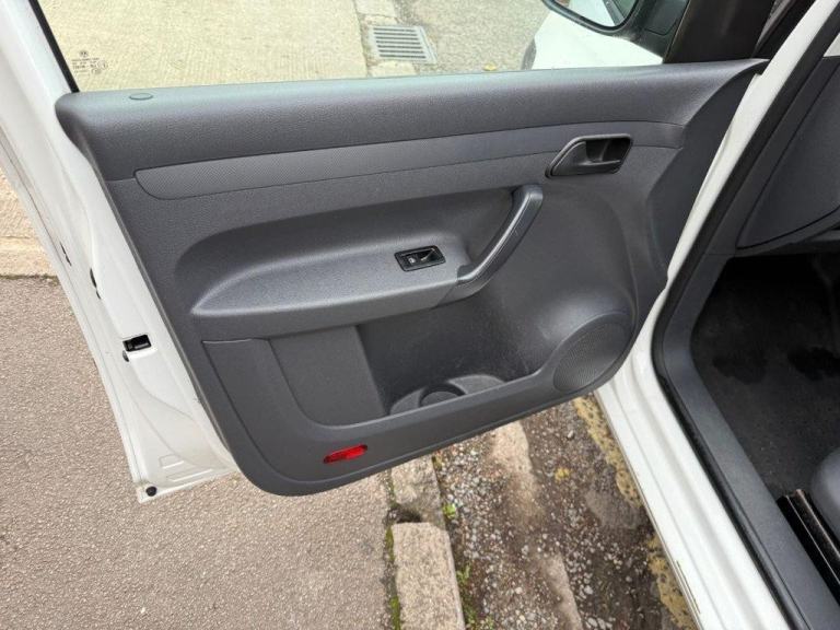 2012 62 VOLKSWAGEN CADDY 1.6 TDI C20 PANEL VAN 4DR DIESEL MANUAL L1 H1 (101 BHP)