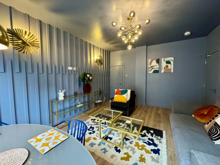 3 bedroom flat in Buccleuch Street, Meadows, Edinburgh, EH8 9NE
