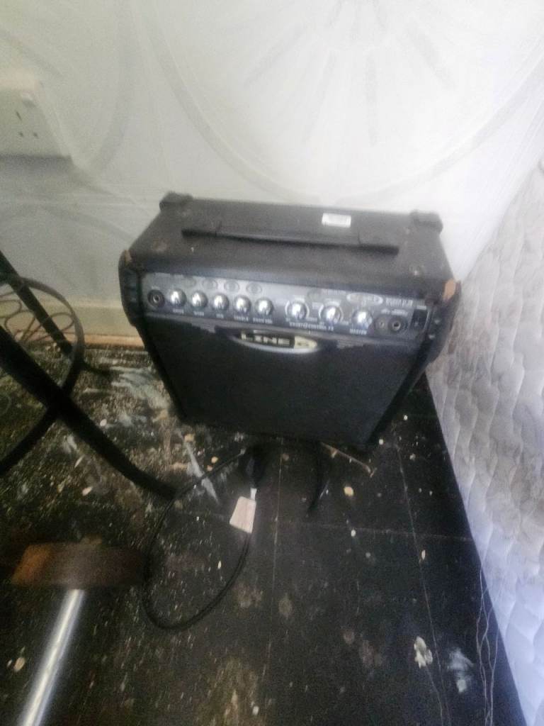 Squier bass and amp
