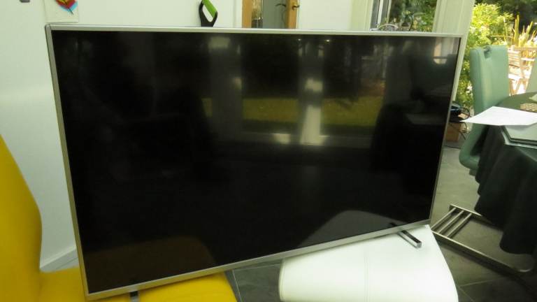 Philips 43" 4K UHD LED Smart TV with Ambilight