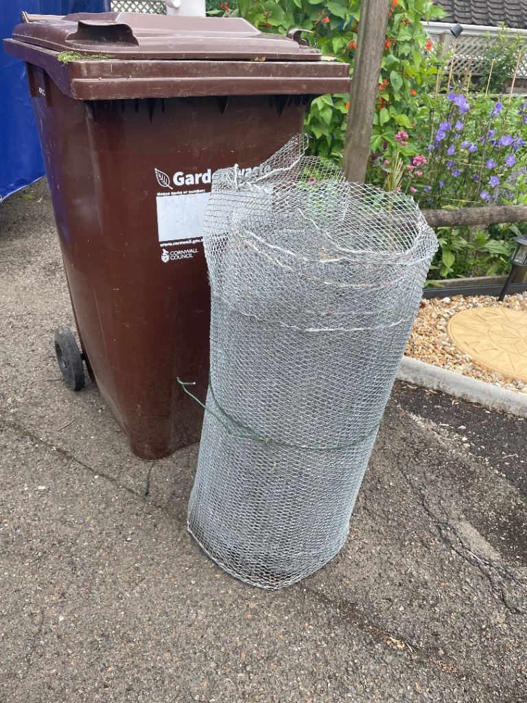 Mesh plastering reinforcing pest control 