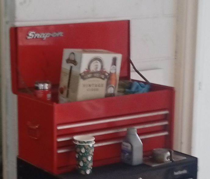 Snap on top box tool box 
