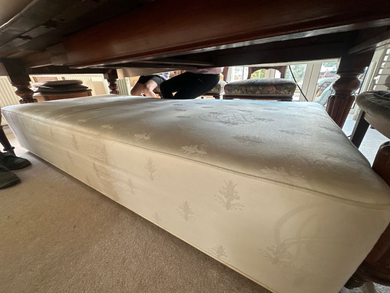 Single divan bed base - Rustington