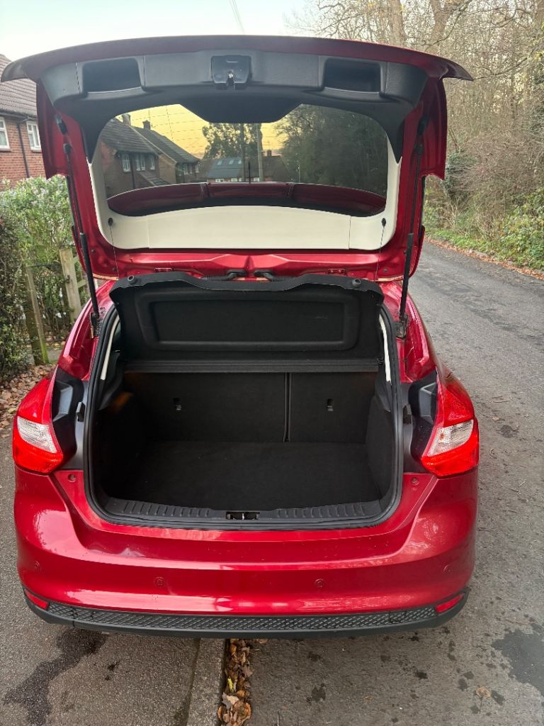 Ford, FOCUS, Hatchback, 2012, Manual, 1560 (cc), 5 doors