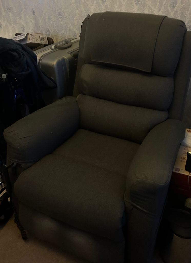 Rise and recline mobility chair quick sale needed