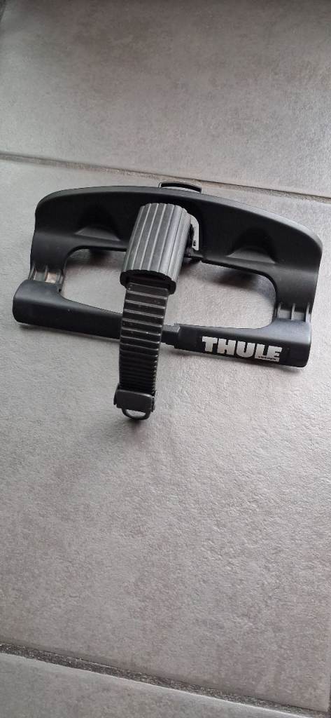 Thule 561 and 591 bike rack wheel holder with strap
