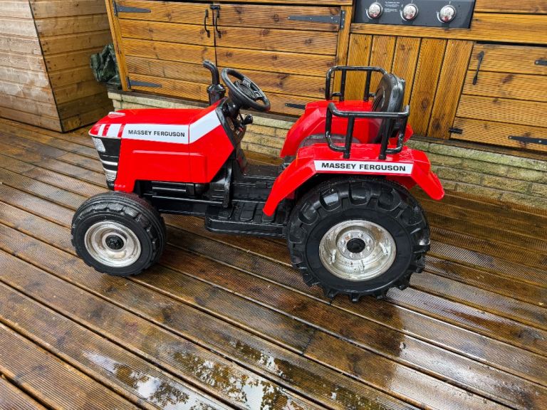 Kids ride on tractor - Massey Ferguson