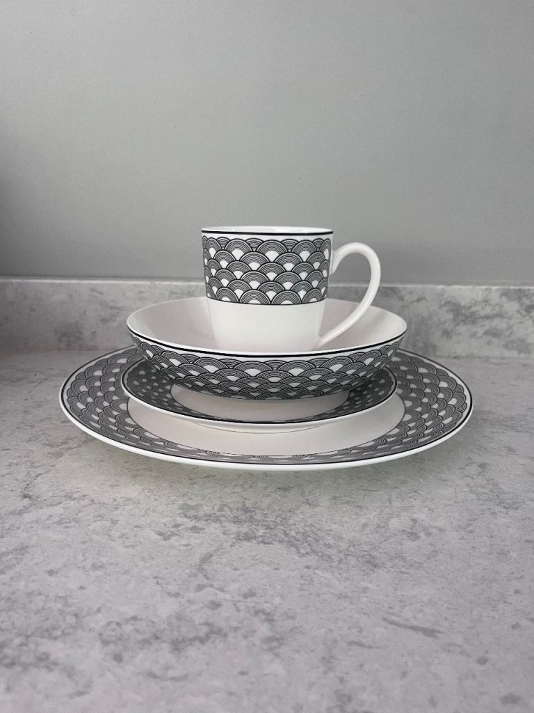 16 Piece Dinner Set by Maxwell & Williams 