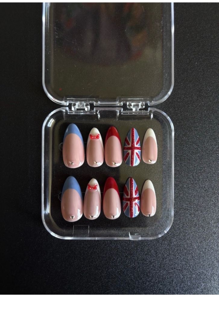 New French Tip Press-On Nails – Union Jack Design