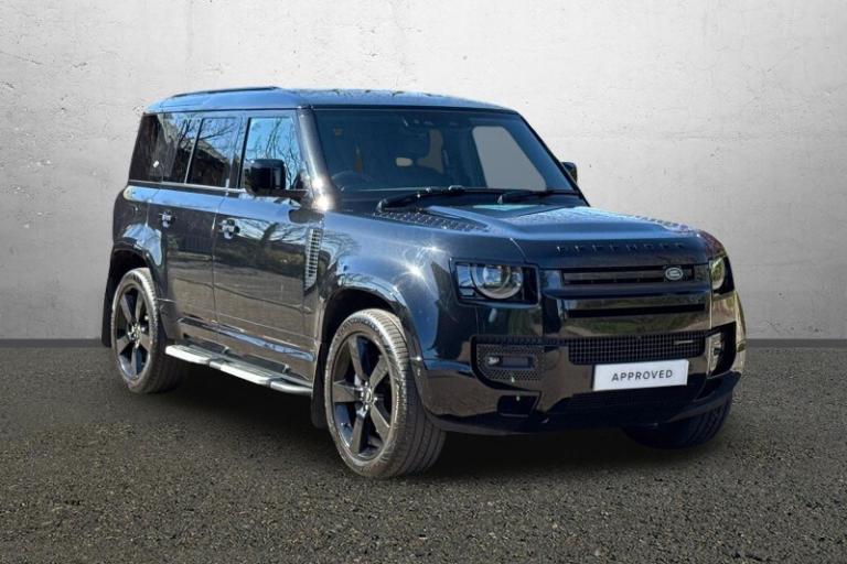 LAND ROVER DEFENDER 3.0 D300 X-Dynamic HSE 110 5dr Auto