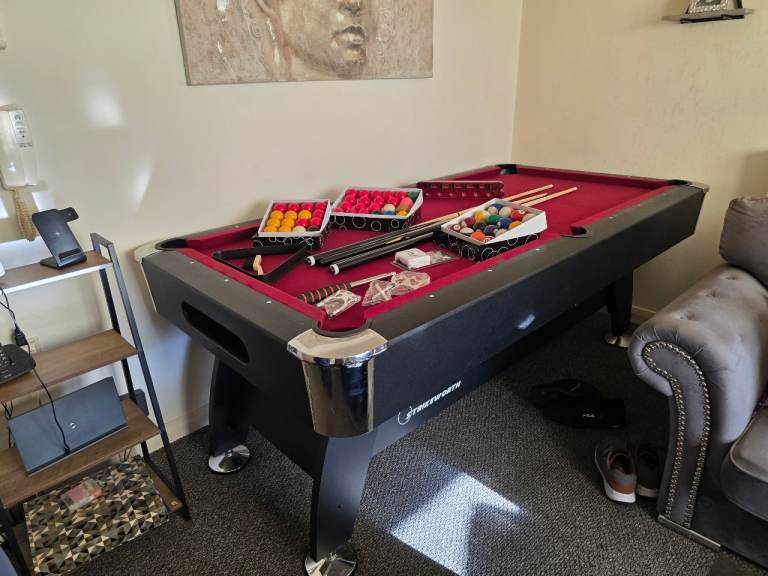 7ft red American pool table 