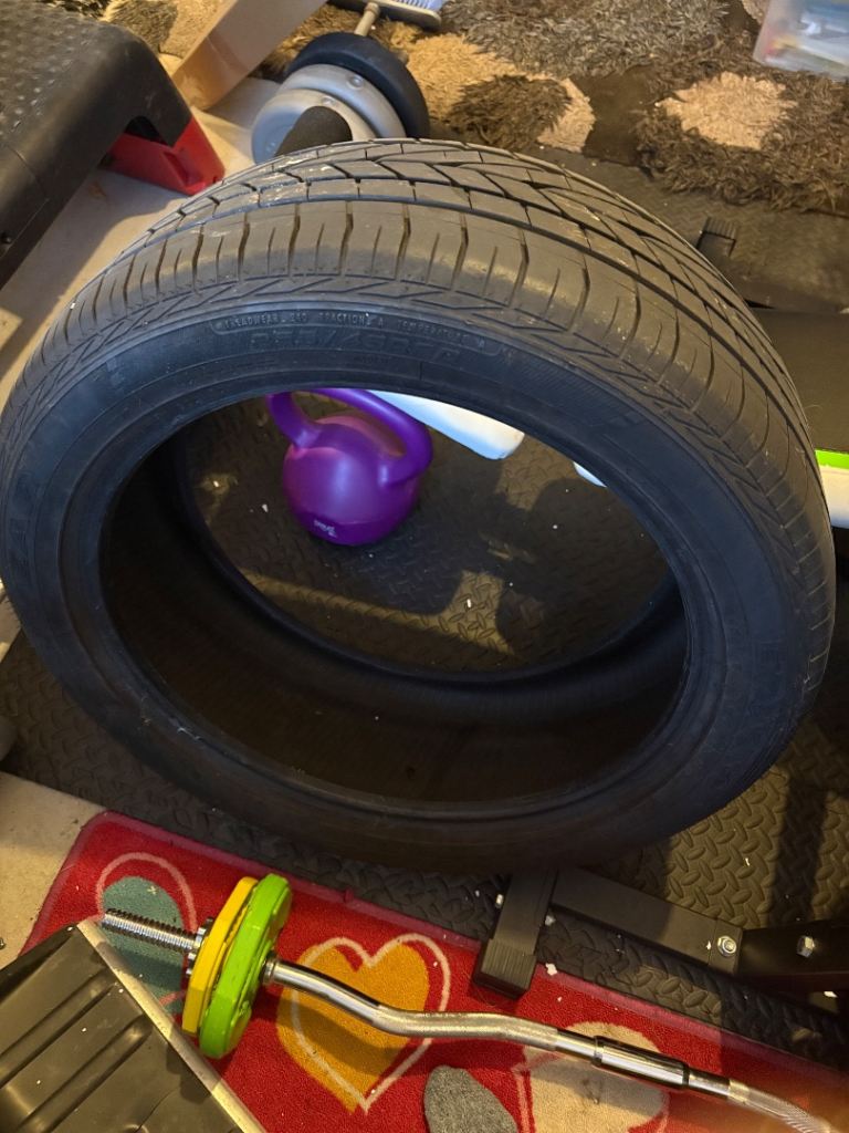 Goodyear excellence 255/45/R20 