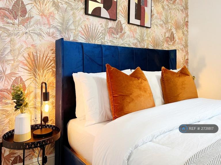 2 bedroom flat in Vesuvius Apartments, London, E3 (2 bed) (#2731817)