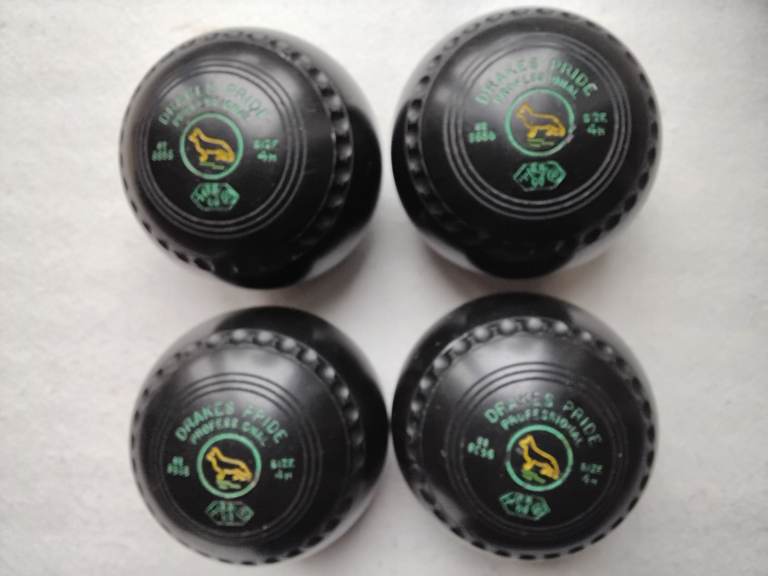 A set of Drakes pride bowls size 4H