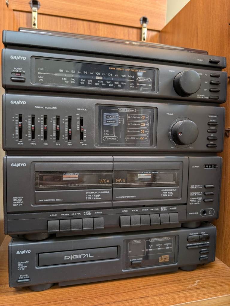 Sanyo Stereo Hi-Fi, Speakers and Cabinet