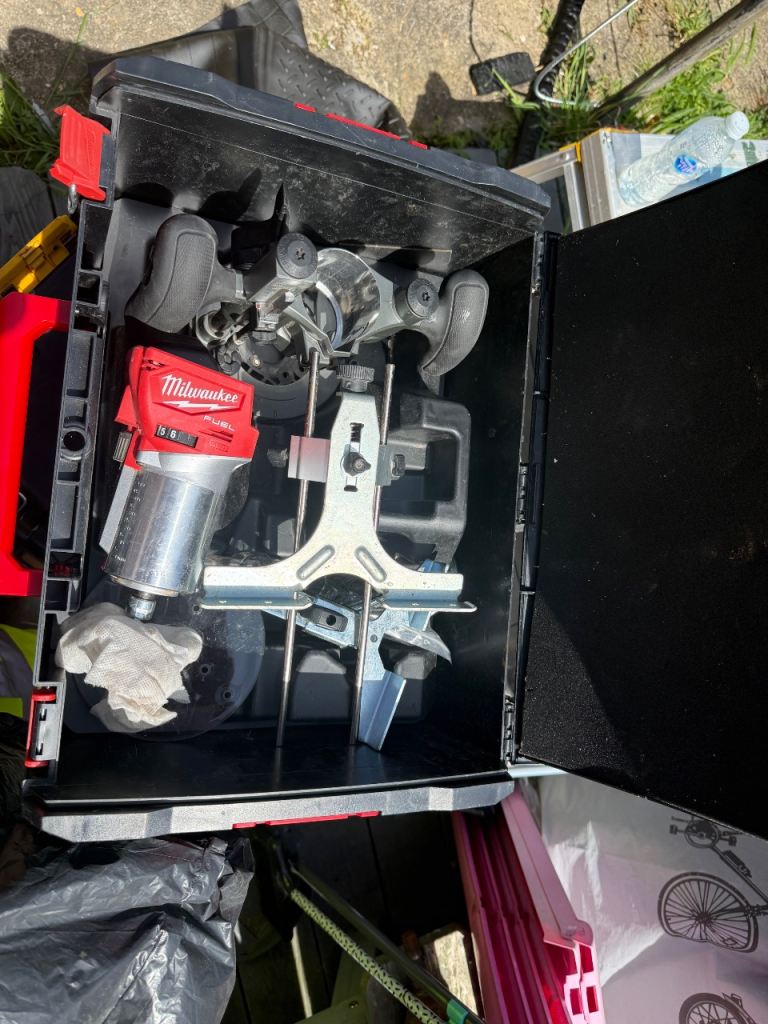 Milwaukee 18v routerb