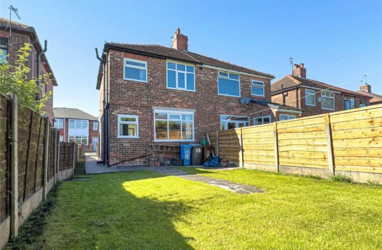 3 bedroom Semi Detached House immediately avaiable 