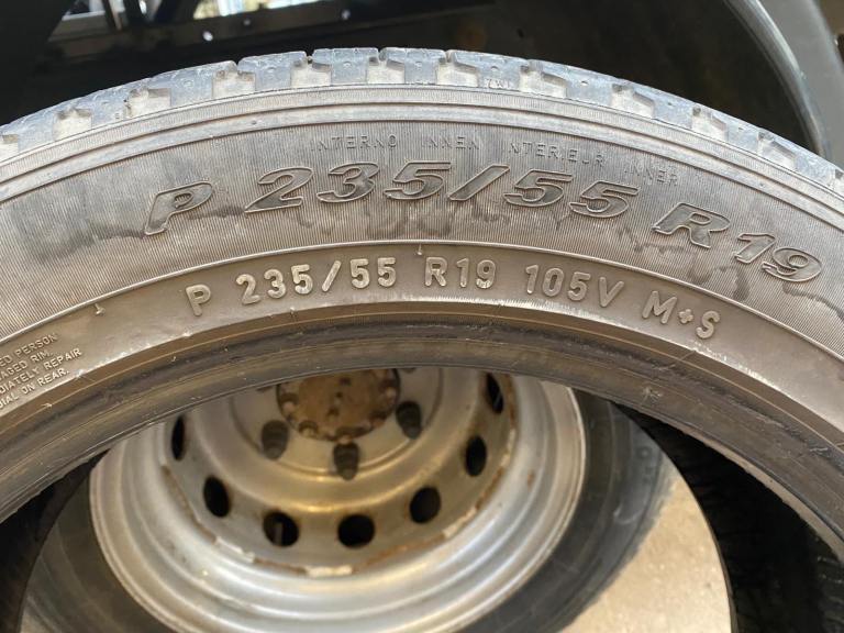 235/55x19 Pirelli tyre
