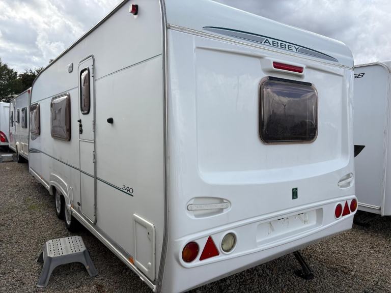 ABBEY AVENTURA 340 -TWIN AXLE- FIXED BUNK BEDS + END WASHROOM 