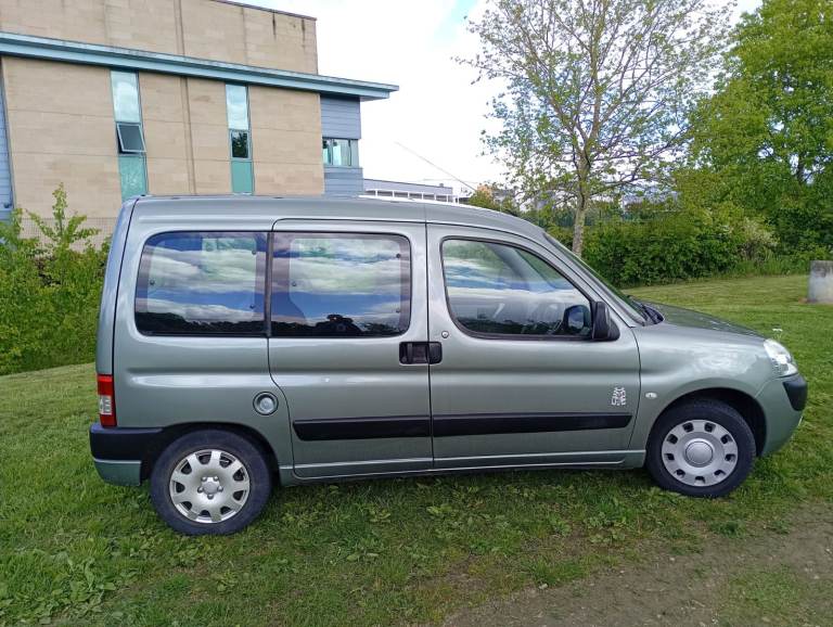 PEUGEOT PARTNER COMBI TOTEM