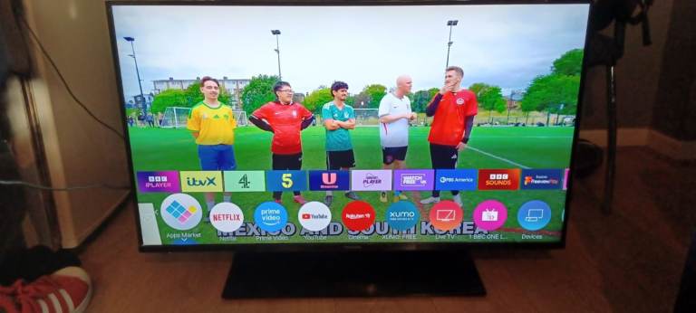 FREE DELIVERY excellent 40 PANASONIC ULTRA 4K HD HDR LED SMART TV freeveiw channels inbuilt 