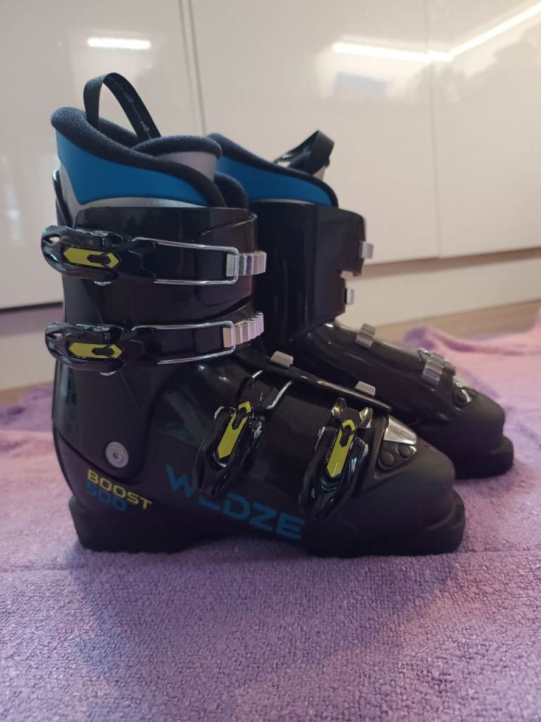 Kids Ski Boots - New (Size: UK 5, EU 38, Mondo 24)