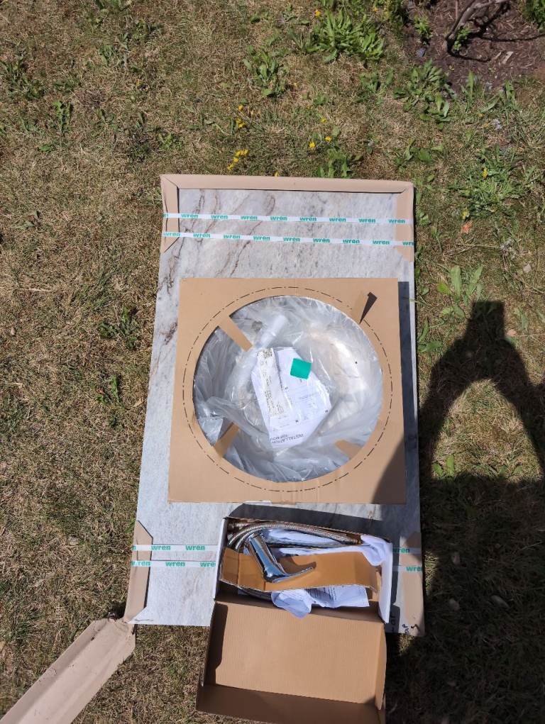 New stainless steel Sink with Taps – Unopened