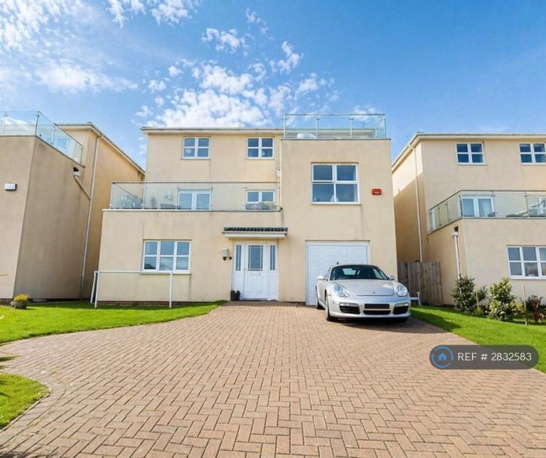 5 bedroom house in The Rise, Holyhead, LL65 (5 bed) (#2832583)