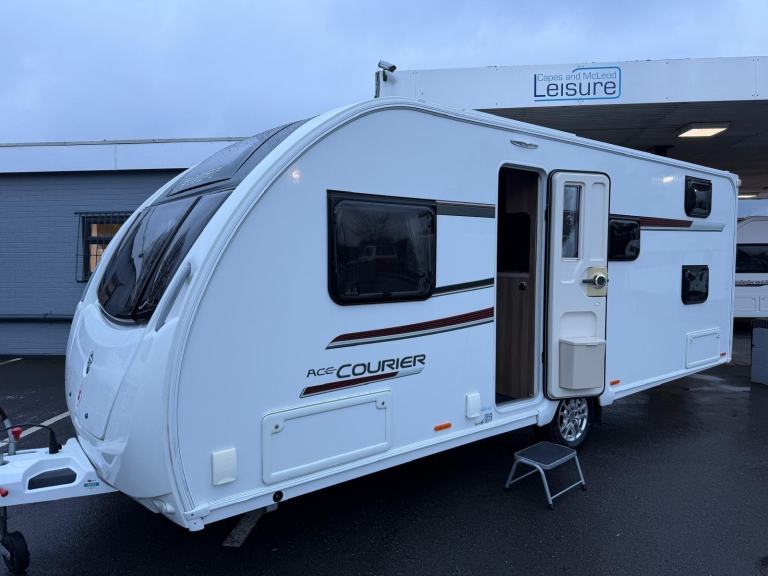 2017 SWIFT ACE COURIER, 6 BERTH CARAVAN, ONE OWNER FULL SERVICE HISTORY