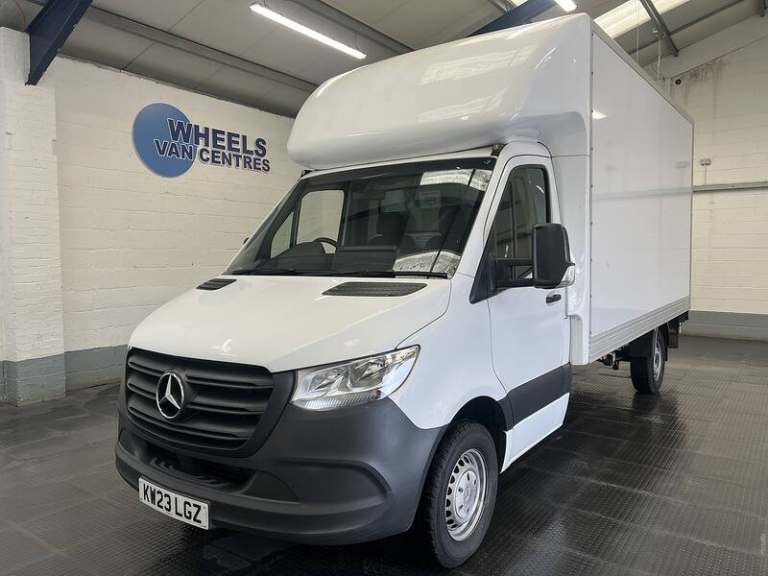 2023 Mercedes-Benz Sprinter 3.5t Progressive Chassis Cab CHASSIS CAB DIESEL Manual