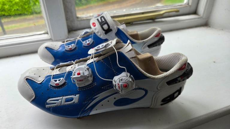 Road cycling shoes 
