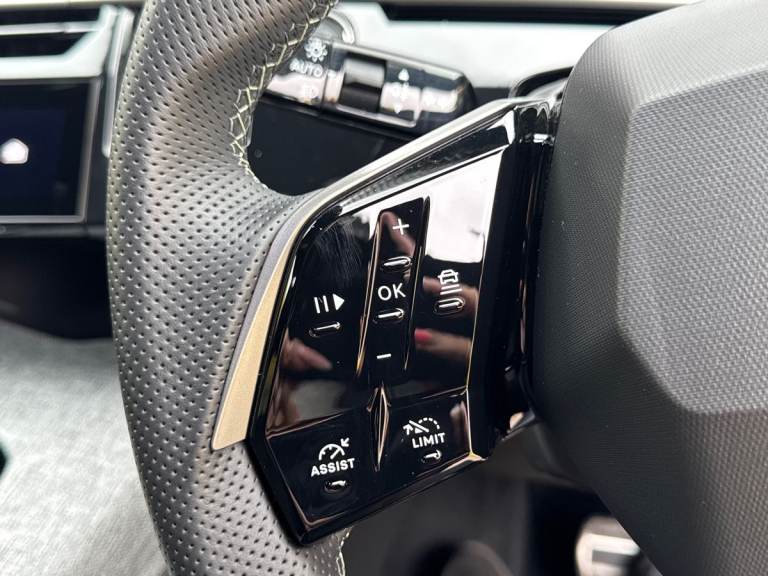 2025 Peugeot 5008 1.2 Hybrid 136 GT 5dr e-DSC6 HATCHBACK PETROL Automatic