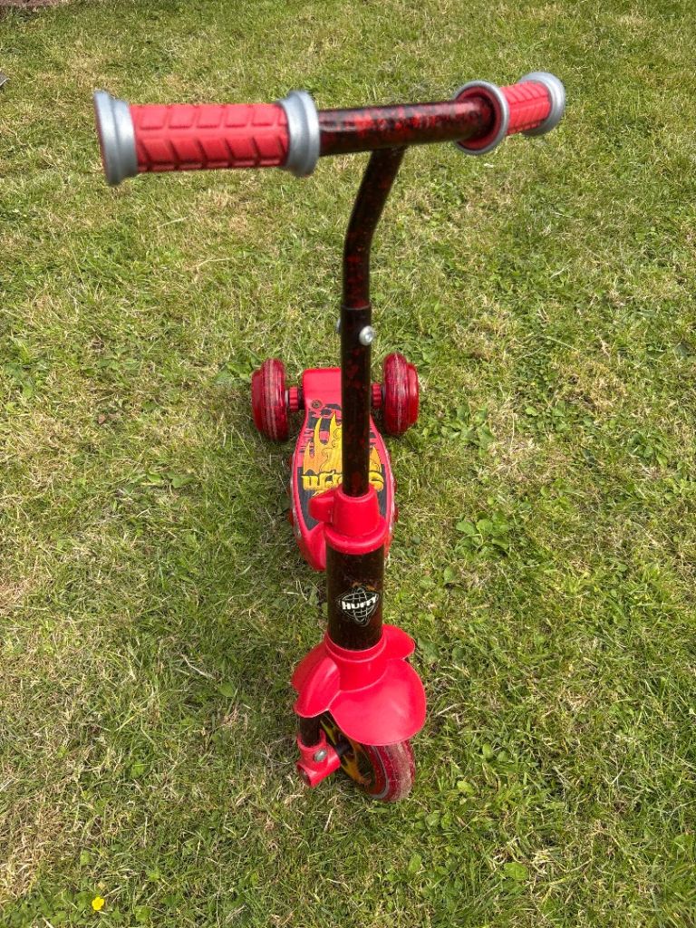 Fire Storm Huffy 3 wheel children’s scooter 