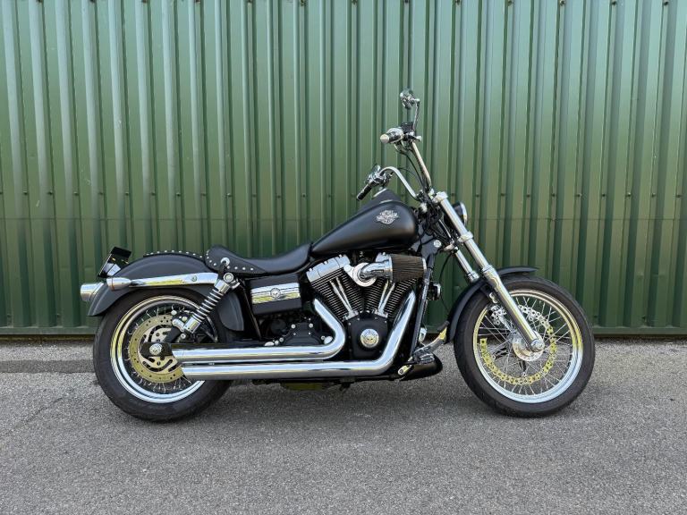 Harley Davidson FXDBI Dyna Street Bob 2006 Black 9k Loads of Extras 1450cc 