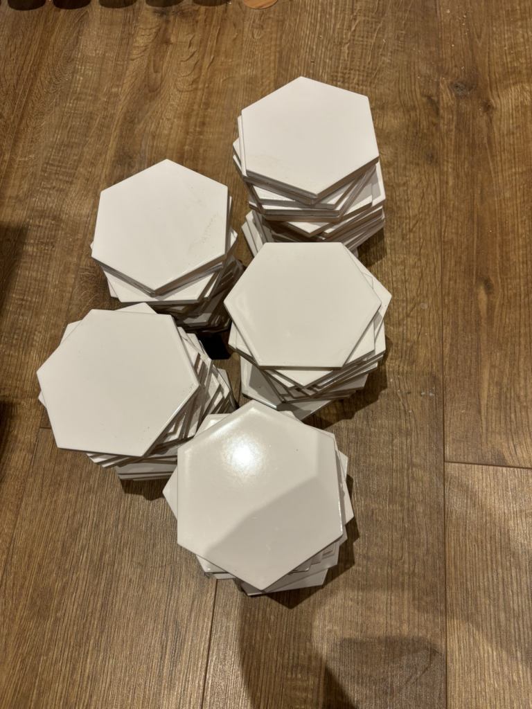 79x White gloss hexagonal ceramic tiles