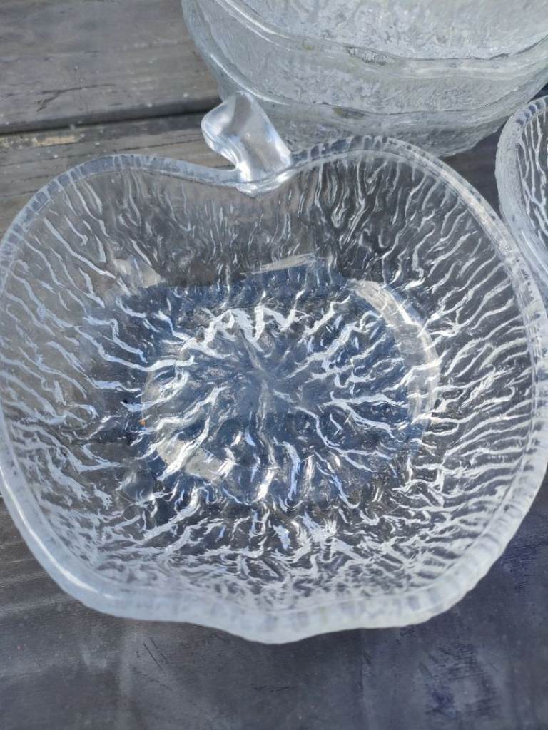  vintage late century style Ravenhead glass dessert dish Ice/Bark effect pressed glass 