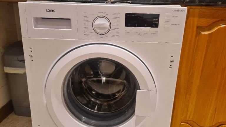 LOGIK WASHING MACHINE