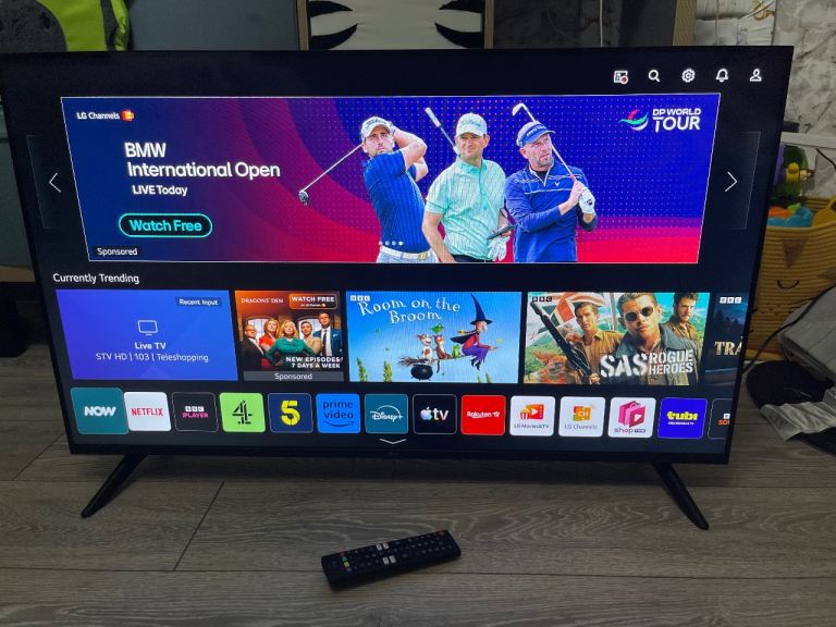 43” LG 4K uhd hdr smart tv 2024 